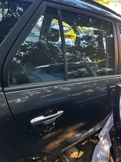KIA CARENS Jobb hátsó Ajtó (Üres lemez) - Jobb hátsó Ajtó (Üres lemez)