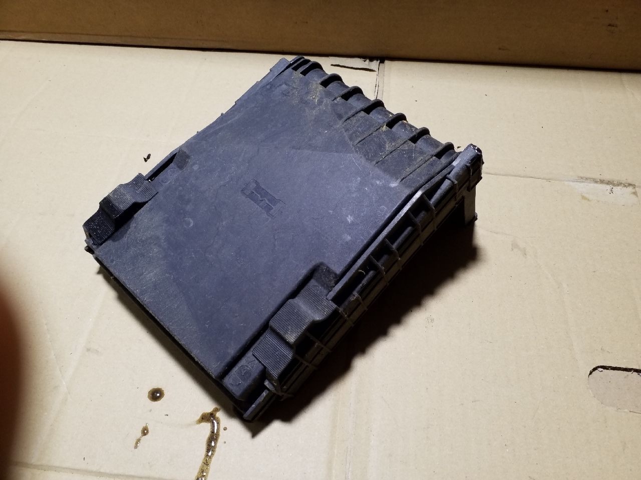 SKODA OCTAVIA II (1Z3) Biztosítéktábla Fedél