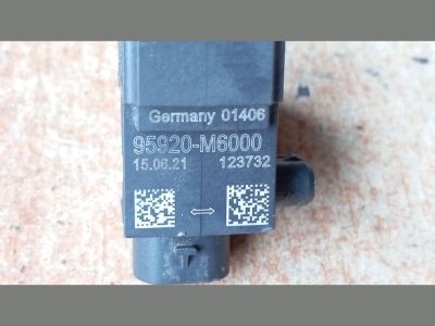 HYUNDAI TUCSON Első Középső Ütközés Érzékelő (Homlokfalon) - Első Középső Ütközés Érzékelő (Homlokfalon)