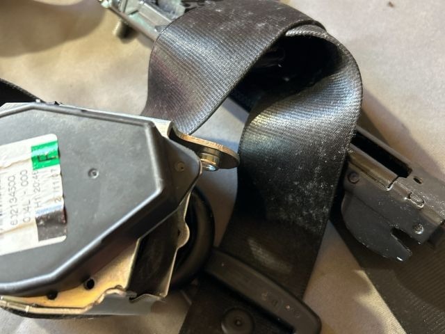 Jobb első biztonsági öv- 3 Ajtó - jobbkormányos