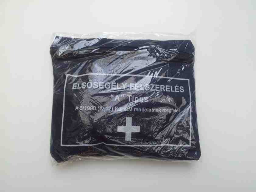 MENTŐDOBOZ A JELÛ TÍPUSÚ MOTOR SZERVIZTÁSKÁBAN  ELSÕSEGÉLY GYÖNGYVÁSZON PIROS VAGY FEKETE FELSZER