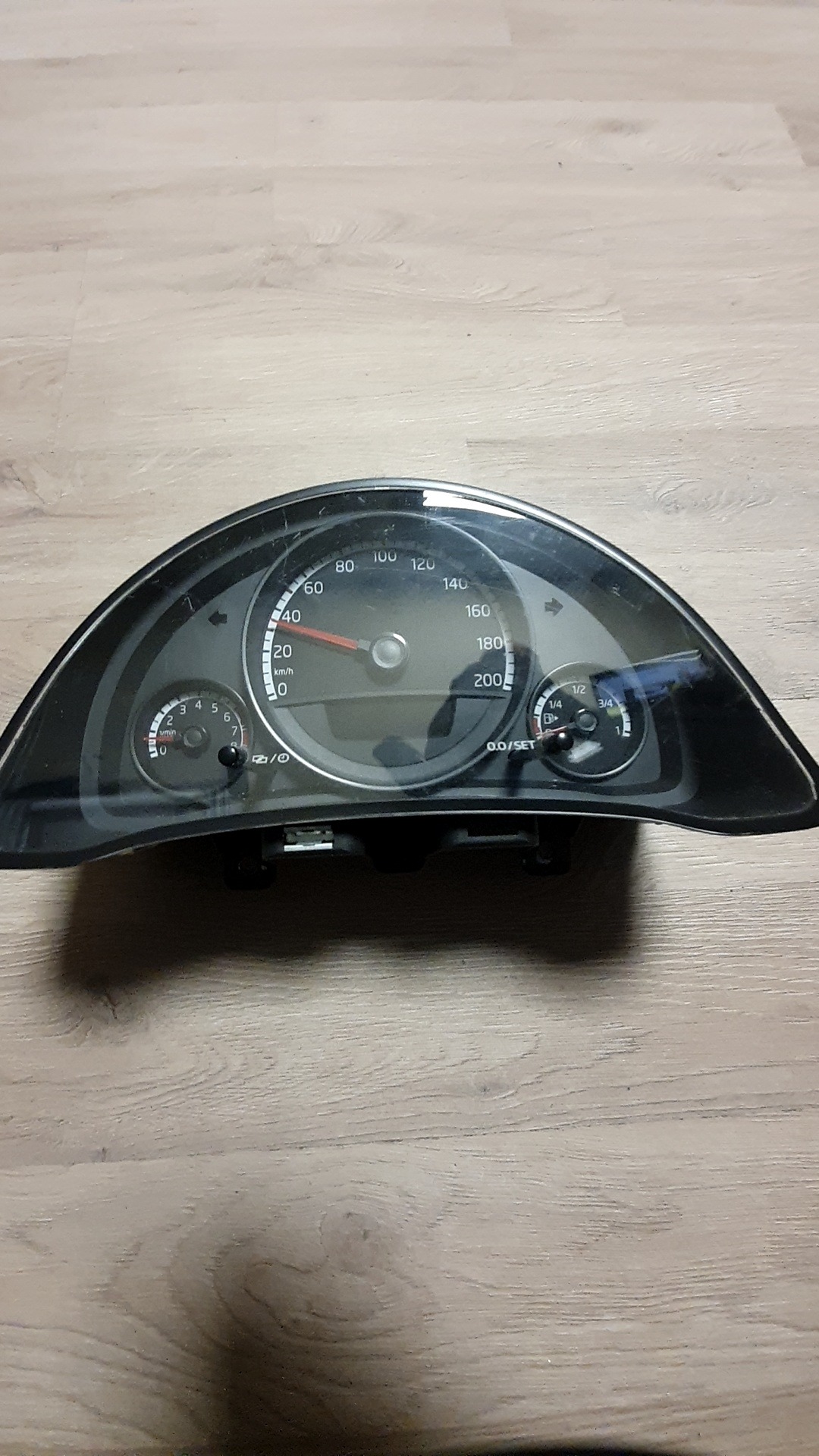 Up kilométeróra Fekete keretes.