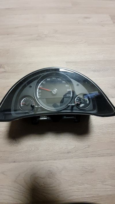 Up kilométeróra Fekete keretes.