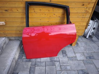 Bal hátsó ajtó Piros