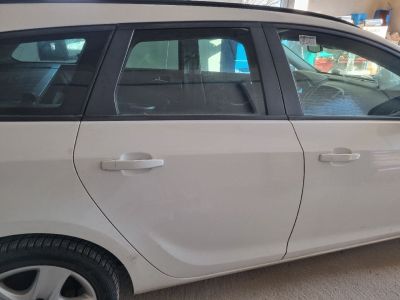 OPEL ASTRA J Sports Tourer Jobb hátsó Ajtó Fehér (Részeivel) 6041 - 1. kép