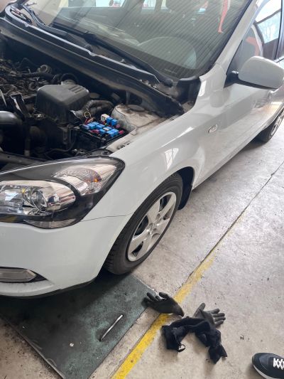 KIA CEE'D SW (ED) Bal első Sárvédő - Bal első Sárvédő