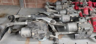 Ablaktörlő motor szerkezettel - 1. kép