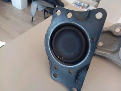 Motor Tartó Bak Jobb - 5. kép