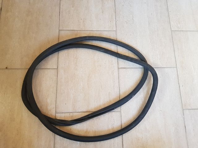 Bal első Gumikéder - Gumikéder | EXPO.HU