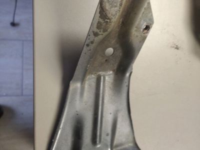 Jobb Sárvédő Oldaltartó - Karosszéria egyéb