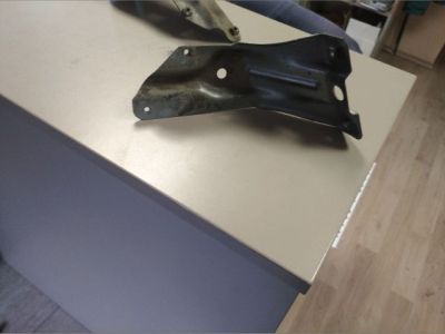 Jobb Sárvédő Oldaltartó - 4. kép