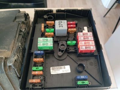 Biztosítéktábla Motortér - 2. kép