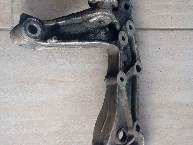 Jobb első Segédkeret Kitámasztó - Futómű, kormányzás, felni | EXPO.HU