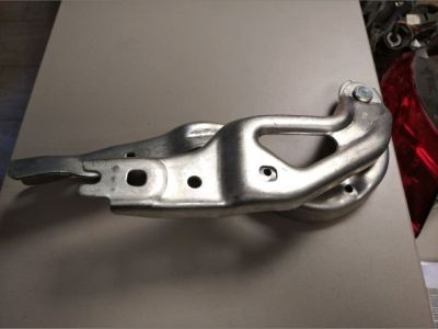 Motorháztető Bal Zsanér - 2. kép