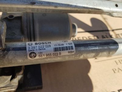 Első Ablaktörlő Szerkezet Motorral - Motor