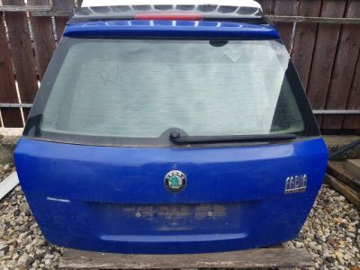 Csomagtérajtó (Részeivel)