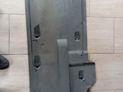 Bal Fenéklemez - Karosszéria egyéb