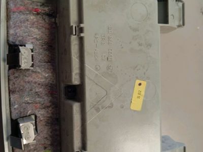 Középső Szemüvegtartó - Karosszéria egyéb