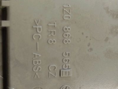 Középső Szemüvegtartó - Karosszéria egyéb