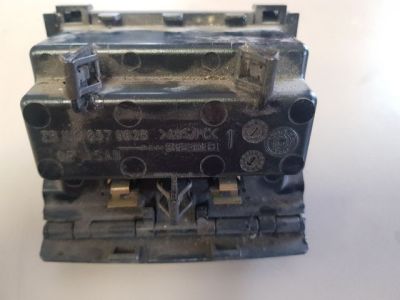 Hátsó Pohártartó - 5. kép