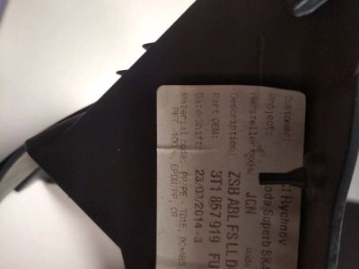 Műszerfal alatti Műanyag Elem - Burkolat