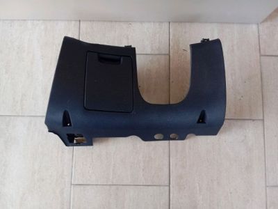 Bal Alsó Műszerfal Burkolat