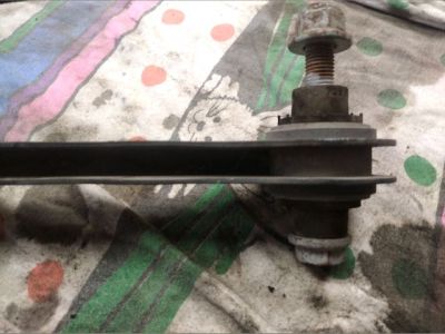 Bal hátsó Futómű Kitámasztó - Futómű, kormányzás, felni