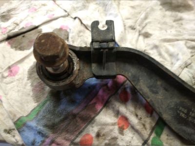 Bal hátsó Futómű Kitámasztó