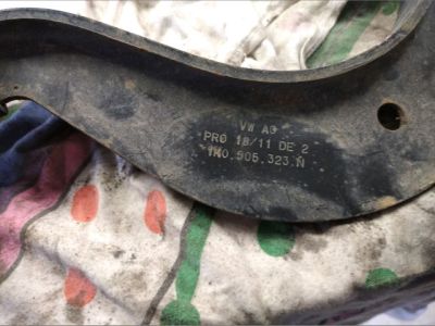 Bal hátsó Futómű Kitámasztó - Futómű, kormányzás, felni