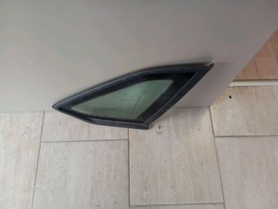 Jobb C Oszlop Oldalablak Üveg - Oldalablak Üveg