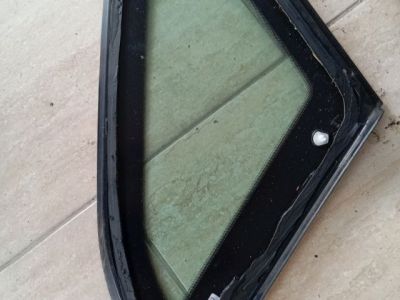 Jobb C Oszlop Oldalablak Üveg - Oldalablak Üveg