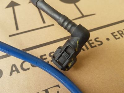 Üzemanyagcső - Csövek