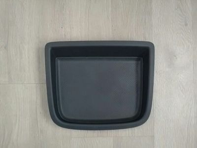 Első Tároló Rekesz - Tároló rekesz