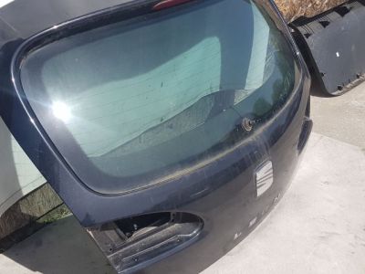 Csomagtérajtó (Részeivel) - 2. kép