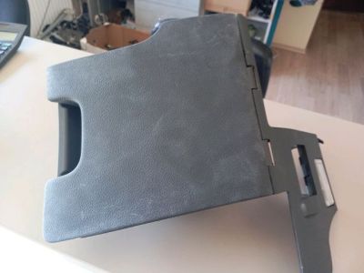 Bal első Tároló Rekesz