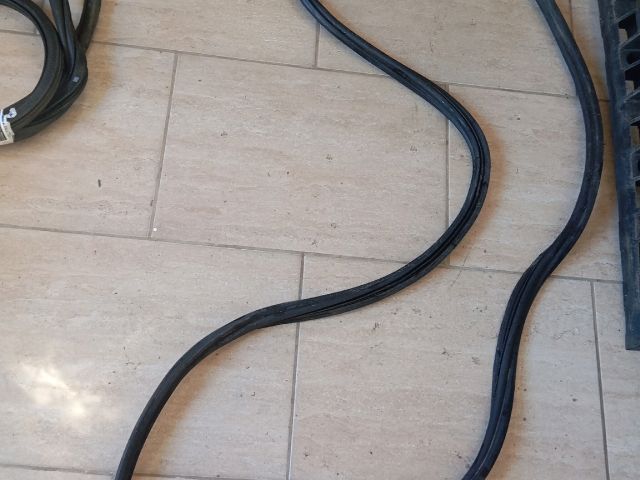 Csomagtérajtó Gumikéder - Gumikéder | EXPO.HU