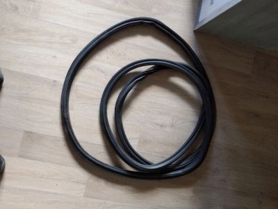 Csomagtérajtó Gumikéder