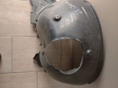 Jobb első Dobbetét (Kerékjárati, Műanyag)