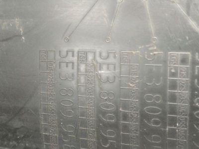 Jobb első Dobbetét (Kerékjárati, Műanyag) - Karosszéria egyéb