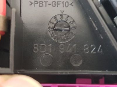 Biztosítéktábla Utastér - 4. kép