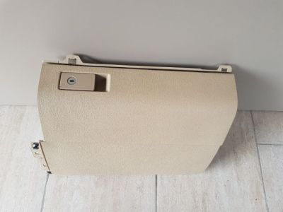 Kesztyűtartó Ajtó - 1. kép