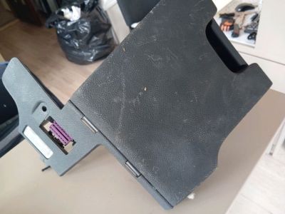 Bal első Tároló Rekesz