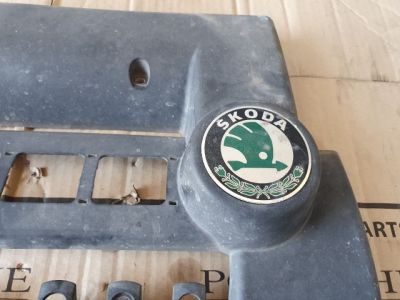 Felső Motorburkolat - Motorburkolat