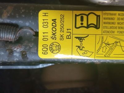 Pótkerék Szerszámtartó - 6. kép