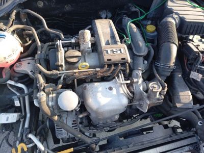 Komplett Motor (Segédberendezésekkel)