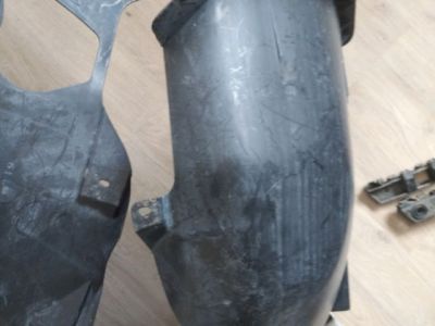 Bal első Dobbetét (Kerékjárati, Műanyag) - Karosszéria egyéb