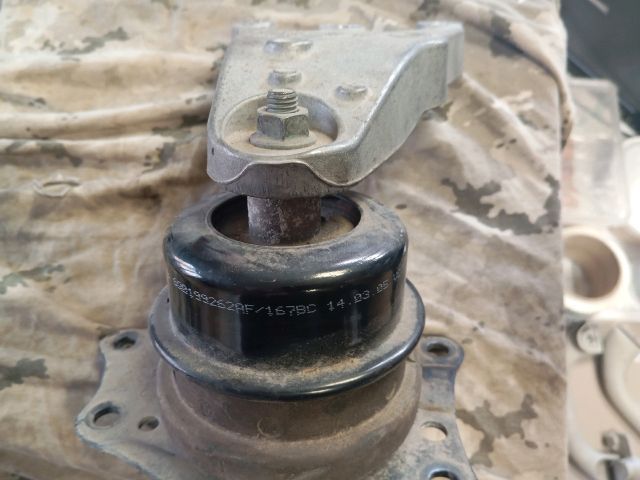 Motor Tartó Bak Jobb - Bak | EXPO.HU