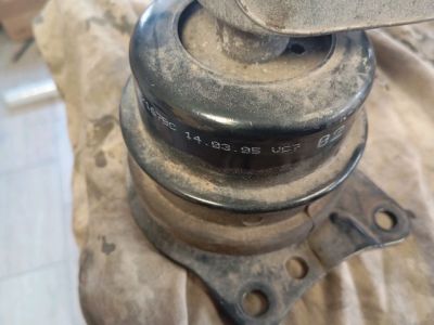 Motor Tartó Bak Jobb - 5. kép