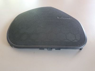 Jobb első Hangszóró Burkolat - Burkolat