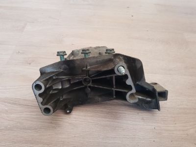 Motor Tartó Bak Jobb - Bak